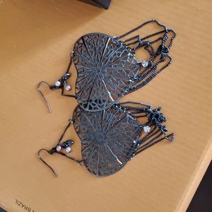 Gorgeous silver gun metal with rond stone bib necklace